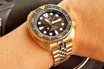 새상품급 SEIKO 프로스펙스 SPRC44 골드 다이버