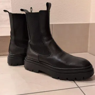 ZARA 블랙 사이드 고어 부츠