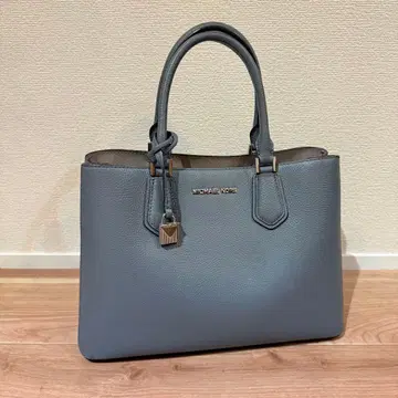MICHAEL KORS 그레이 핸드백