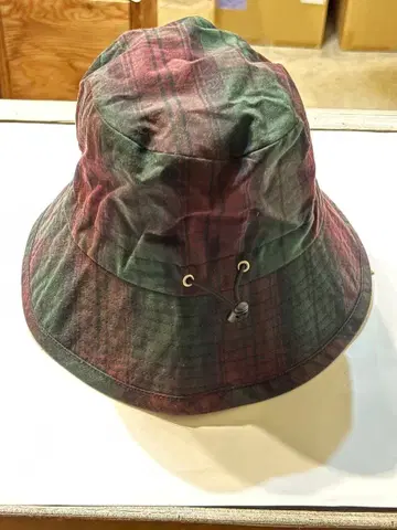 NGAP 오일 가공 타탄 체크 햇 M