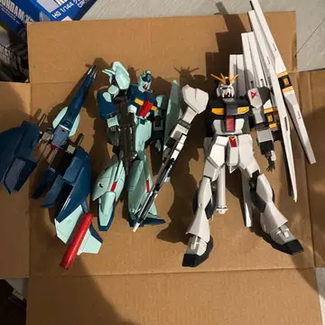 건담 프라모델 완성품