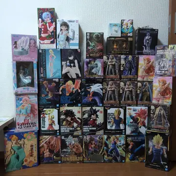 드래곤볼 원피스 피규어 컬렉션