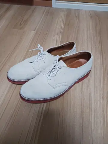 워크오버 8 1/2 화이트 백스 238x