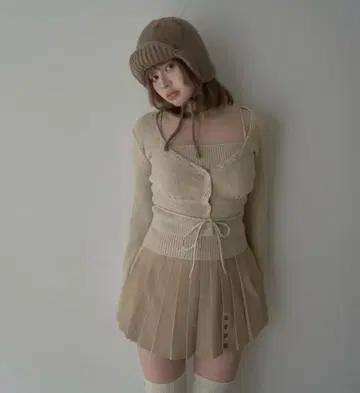 ANDMARY Delta button tops