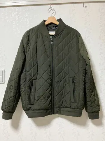 Calvin Klein 퀼팅 자켓 올리브 그린