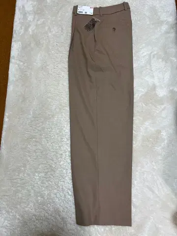 유니클로 턱 와이드 팬츠 베이지 M 사이즈