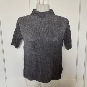 *미착용 컨디션 최상* 스페치오 셔틀 플리츠 반팔 티셔츠 사이즈 40