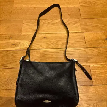 블랙 가죽 숄더백