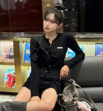 [ 미사용 새상품 ] CRANK 리본 니트 가디건 블랙