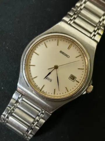 SEIKO Spirit 쿼츠 손목시계 실버 작동 중