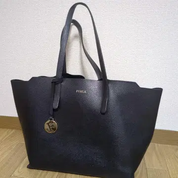 FURLA 블랙 가죽 토트백