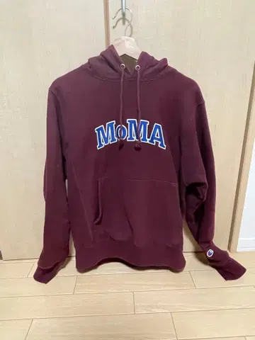 챔피언 리버스 위브 MoMA 로고 후드 맨투맨