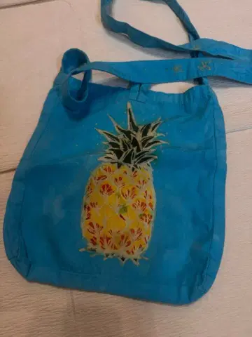 PONO 파인애플 디자인의 파란색 사코슈