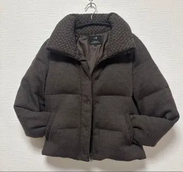 23구 다크 브라운 퀼팅 카라 부착 다운 자켓