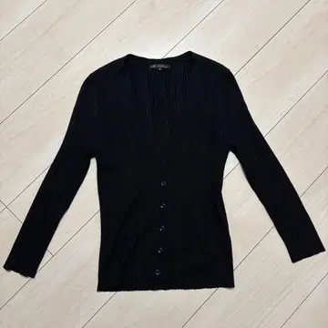 거의 새상품 23구 Vingt-trois 가디건 리브 V넥 블랙