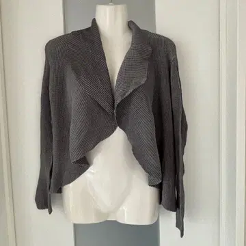 *미착용 컨디션 최상* 스페치오 셔틀 플리츠 긴팔 가디건 사이즈 40