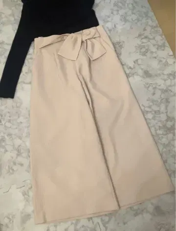 쿠튀르 브로치 와이드 팬츠