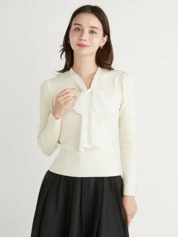 보타이 리본 니트 풀오버 CELFORD