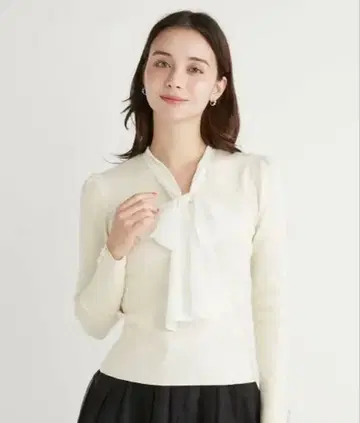 보타이 리본 니트 풀오버 CELFORD