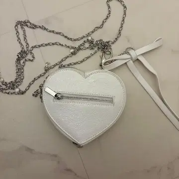 BUBBLES 하트 체인 벨트 백 화이트