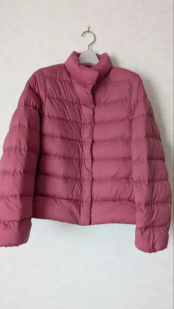 [유니클로] 울트라 라이트 다운 포켓터블 M 사이즈