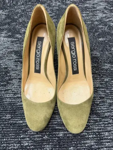 세르지오 로시 올리브 그린 하이힐