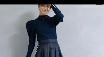 아메노치하레 파워숄더 니트 풀오버