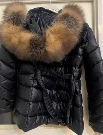 몽클레 블랙 다운 자켓 후드 부착