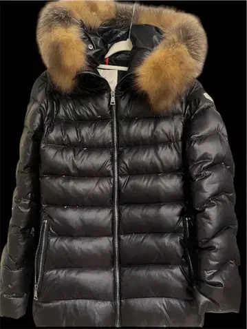 몽클레 블랙 다운 자켓 후드 부착