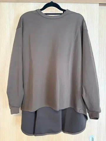 [ 미사용 새상품 ] THE RERACS 브라운 긴팔 티셔츠