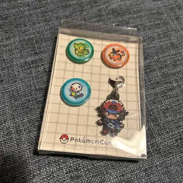 포켓몬 센터 블랙 화이트 도트 캔 배지&참 세트 남아