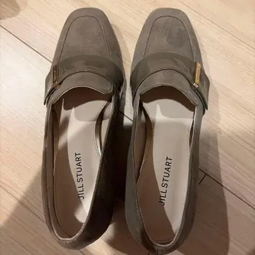 질스튜어트 로퍼 미사용품