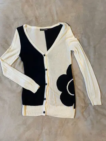 MARY QUANT V넥 가디건