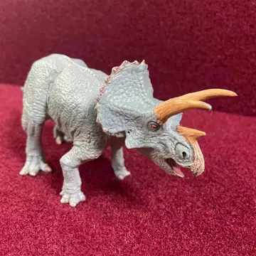 트리케라톱스 피규어