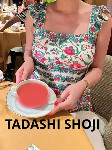 TADASHI SHOJI 꽃무늬 자수 슬리브리스 무릎 기장 원피스
