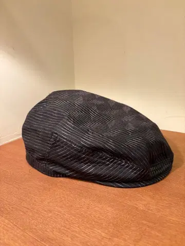 TOPKNOT 스트라이프 헌팅 모자 블랙과 보라색