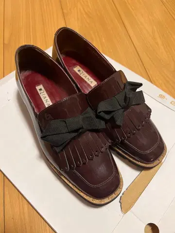 Diana 리본 포함 프린지 로퍼 23.5cm