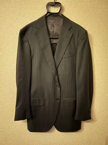 투모로우랜드 필그림 수트 투모로우랜드 제냐