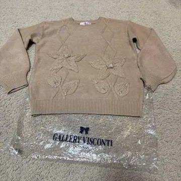 새상품 GALLERY VISCONTI 꽃 패턴 니트 스웨터 베이지
