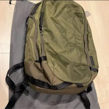 ABLE CARRY 올리브 그린 백팩