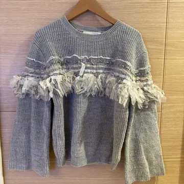 Lily Brown 프릴 장식 그레이 스웨터