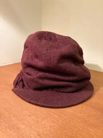 버건디 니트 헌팅 캡