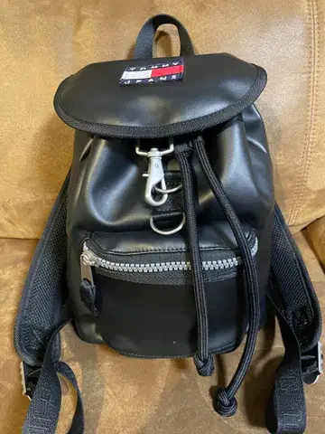 타미진스 블랙 백팩