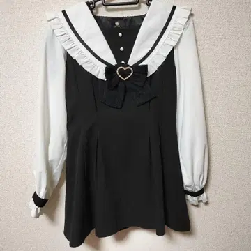 로지타 세일러 카라 셋업 블랙