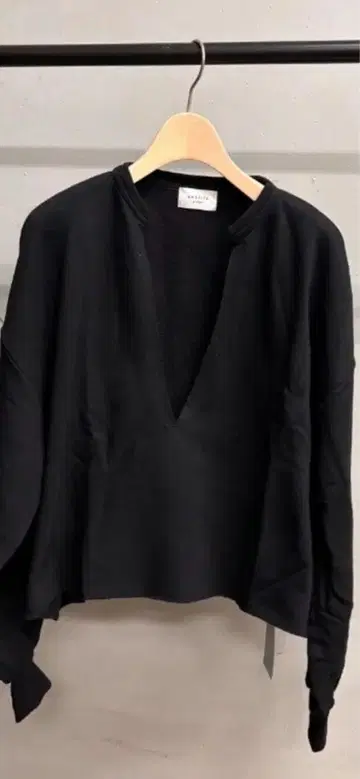 qualite 키넥 맨투맨 긴팔 상의