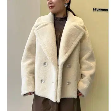 스터닝 루어 보아 코트