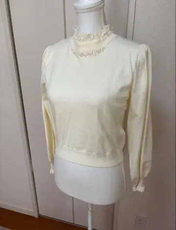 Lodispotto 아이보리 백 레이스 리본 포함 귀여운 상의