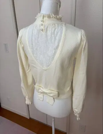 Lodispotto 아이보리 백 레이스 리본 포함 귀여운 상의