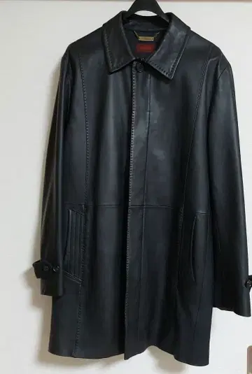 DURBAN 블랙 가죽 코트