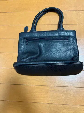 블랙 가죽 토트백